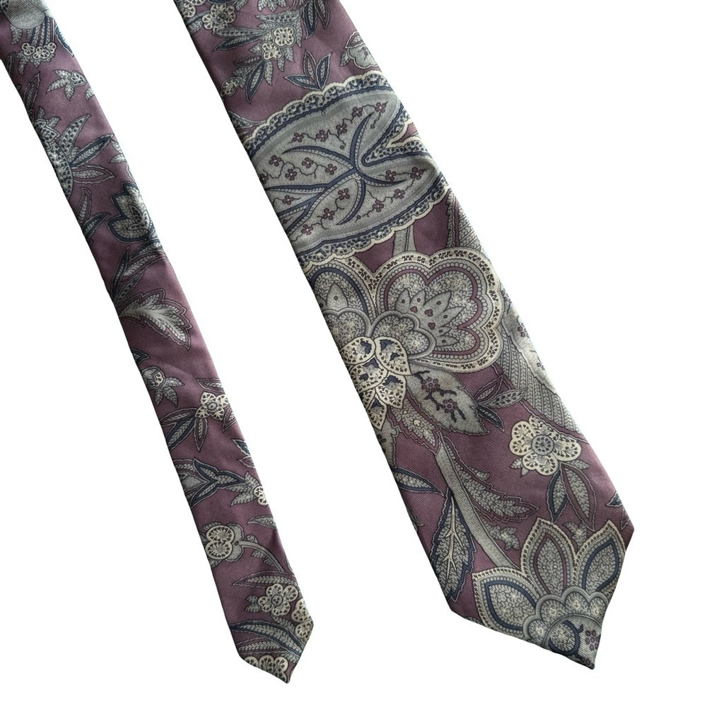 Madison Vintage Inspired Paisley Tie in Lavender and Silver Wedding Classic Work